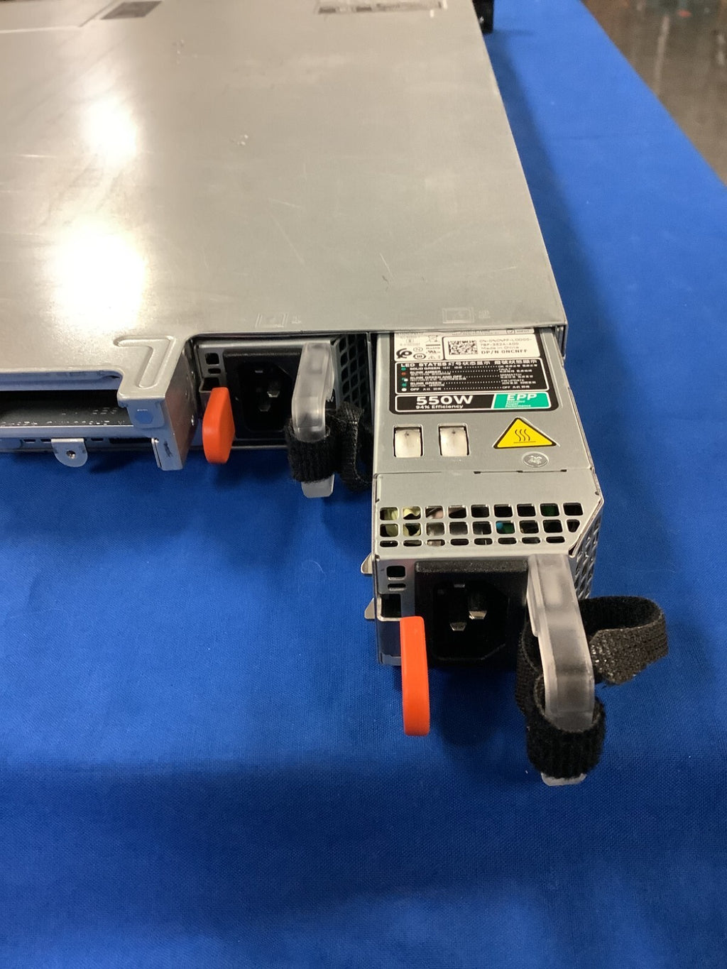 Dell EMC XC430 4-Bay 3.5" MOBO: CN7X8, 2x 550W PSU, Fans, Cables, & 16GB SD Card