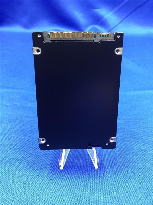 KCD8XVUG12T8 Kioxia CD8-V Series 12.8TB Mixed Use PCIe 4.0 x4 (NVMe) 3DWPD 2.5