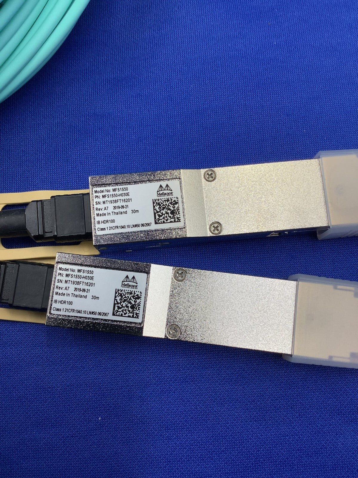 MFS1S50-H030E Mellanox 200Gb/s to 2x100Gb/s 30M Active Splitter Fiber Cable