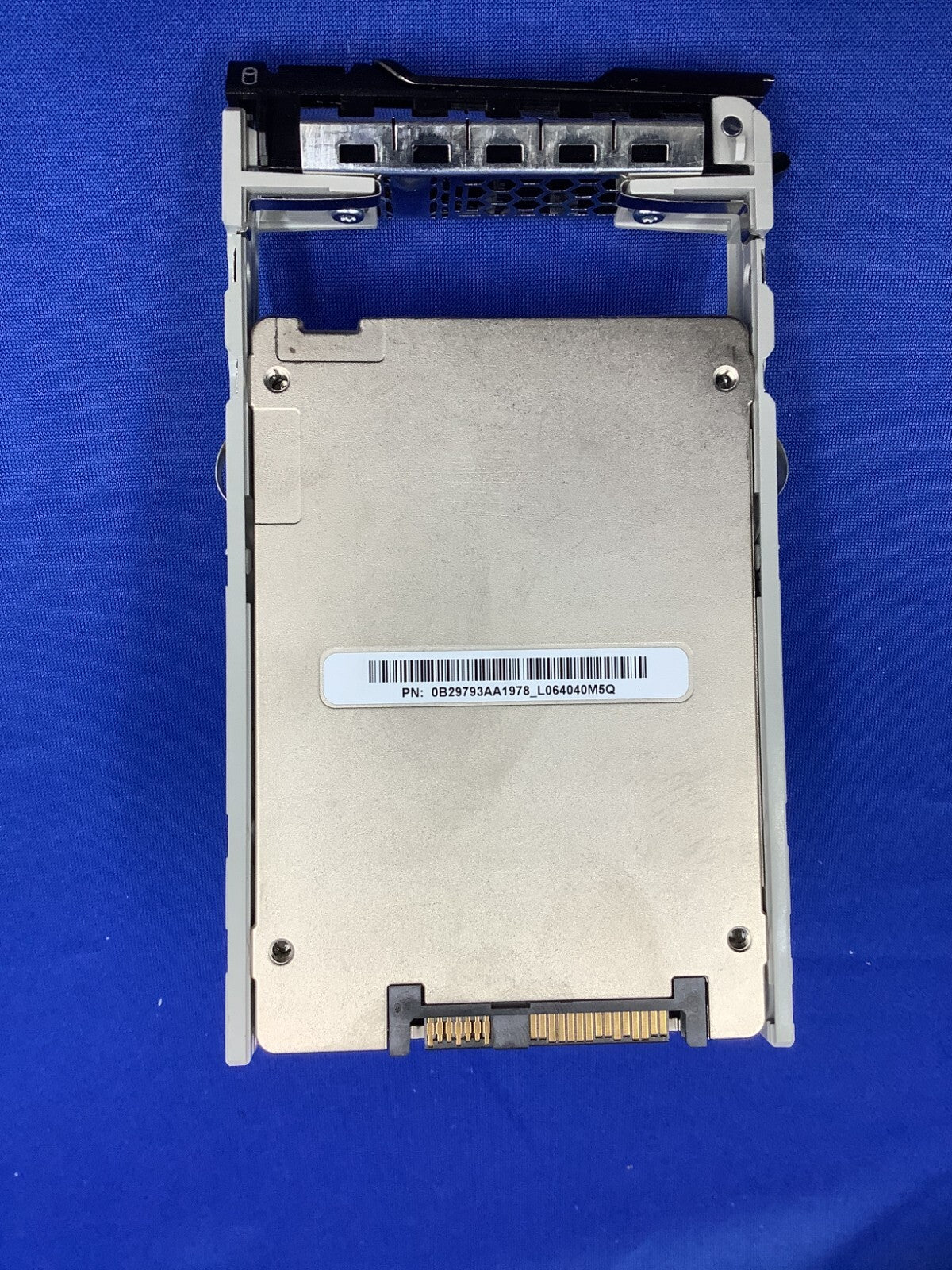 0VCWFG Dell 1.92TB SAS 12Gb/s Read Intensive 2.5in SSD VCWFG HUSMR1619ASS204
