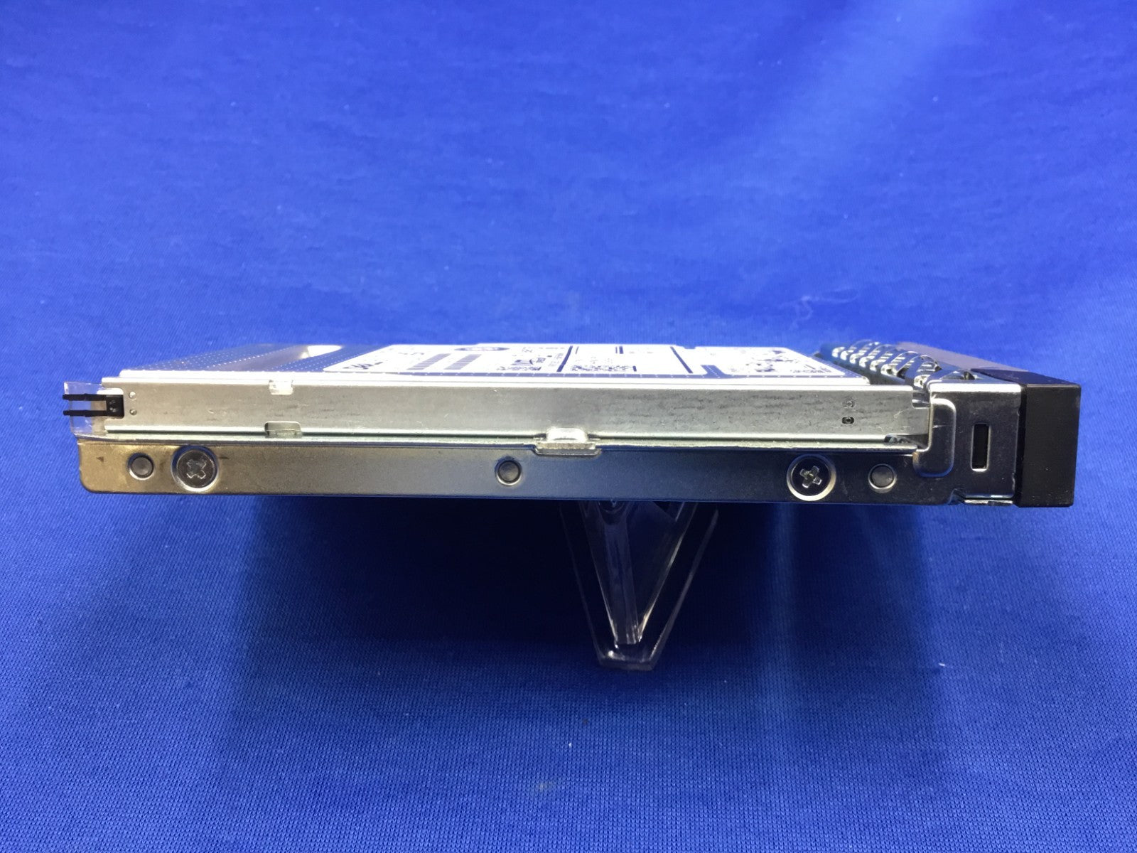 PDWJY Dell 7.68TB PCIe Gen 4 NVMe RI U.3 SED 2.5" SSD 0PDWJY KCM6FRUL7T68