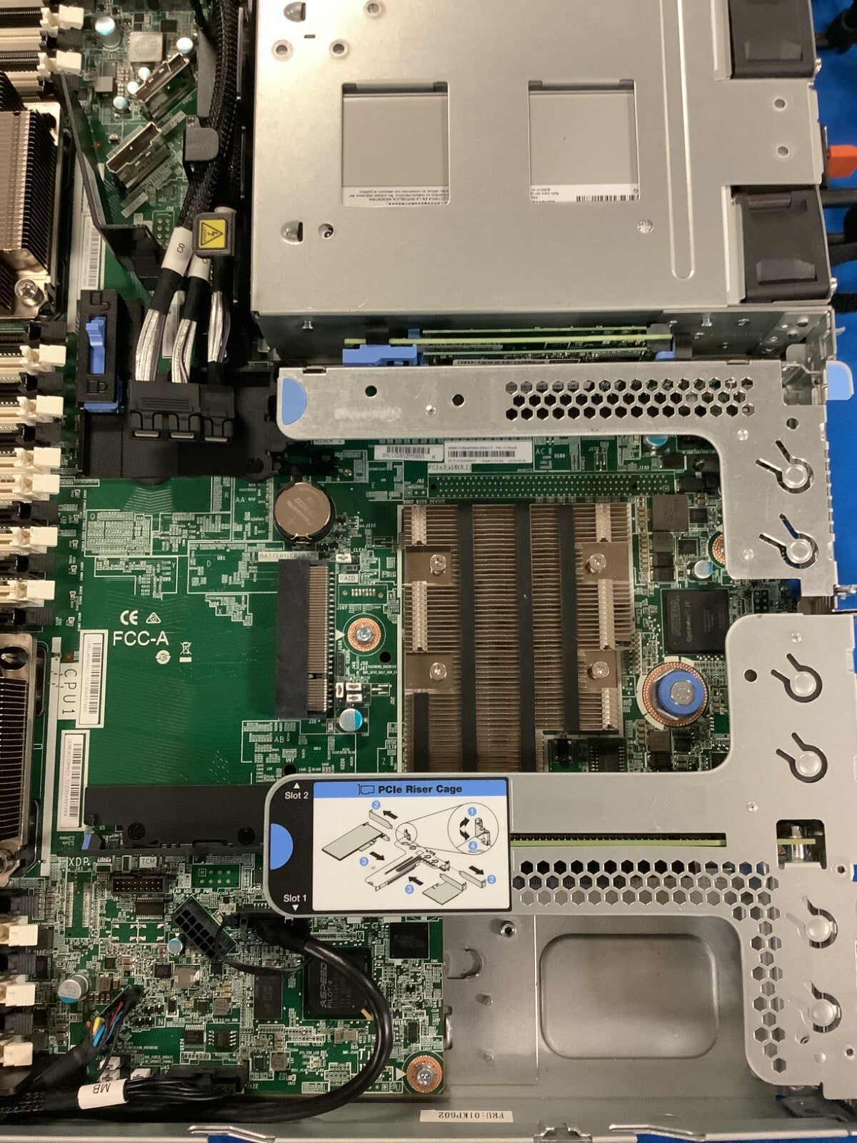 Lenovo ThinkAgile HX3320 Appliance Rackmount Server Chassis with 1100W PSU