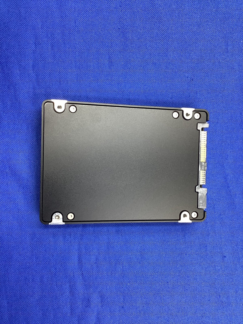 MZ-ILT30T0 Samsung PM1643 30.72TB TLC SAS 12Gb/s 2.5IN SSD MZILT30THMLA