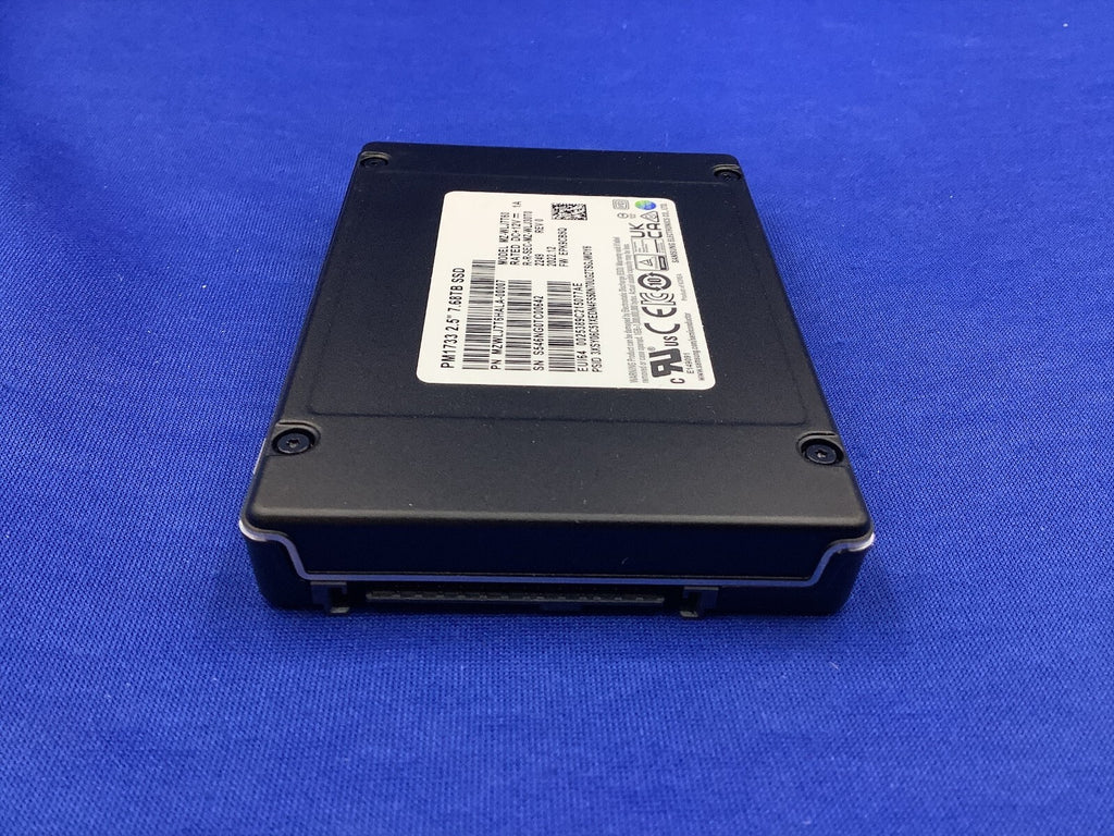 MZ-WLJ7T60 SAMSUNG PM1733 7.68TB NVME 2.5" U.2 PCIE4.0 SSD MZWLJ7T6HALA