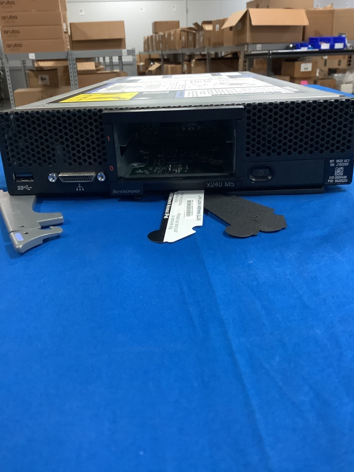 IBM LENOVO 9532 AC1 Flex System X240 M5, 00MV291 No RAM CPU Drives