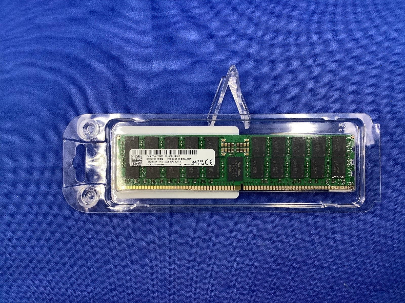 MTC40F2047S1RC56BB1R MICRON 128GB 2RX4 PC5-5600B RDIMM RAM MTC40F2047S1RC56BB1