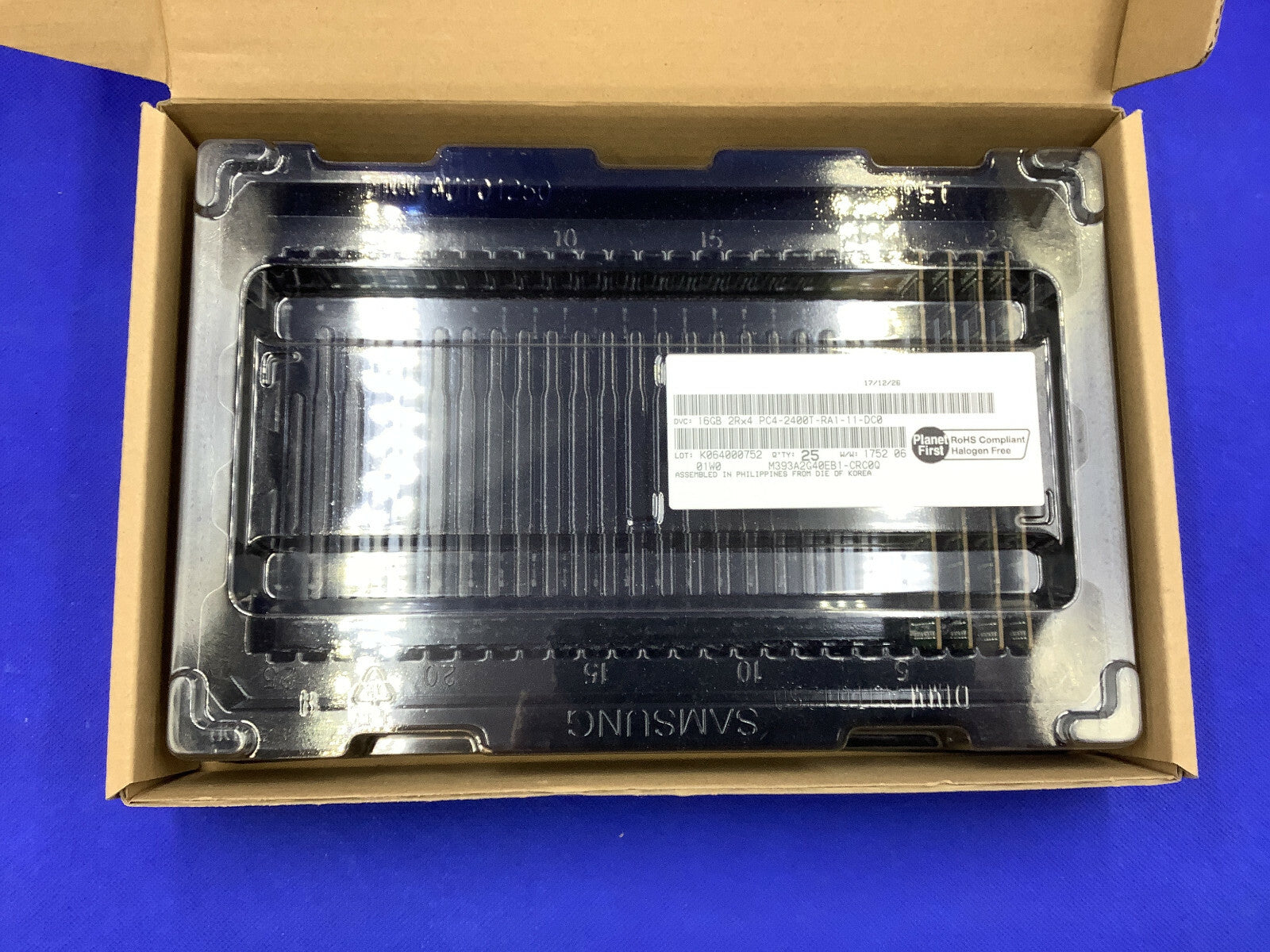 NEW  SAMSUNG  M393A2G40EB1-CRC 16GB (1X16GB) 2RX4 PC4-2400T DDR4 MEMORY