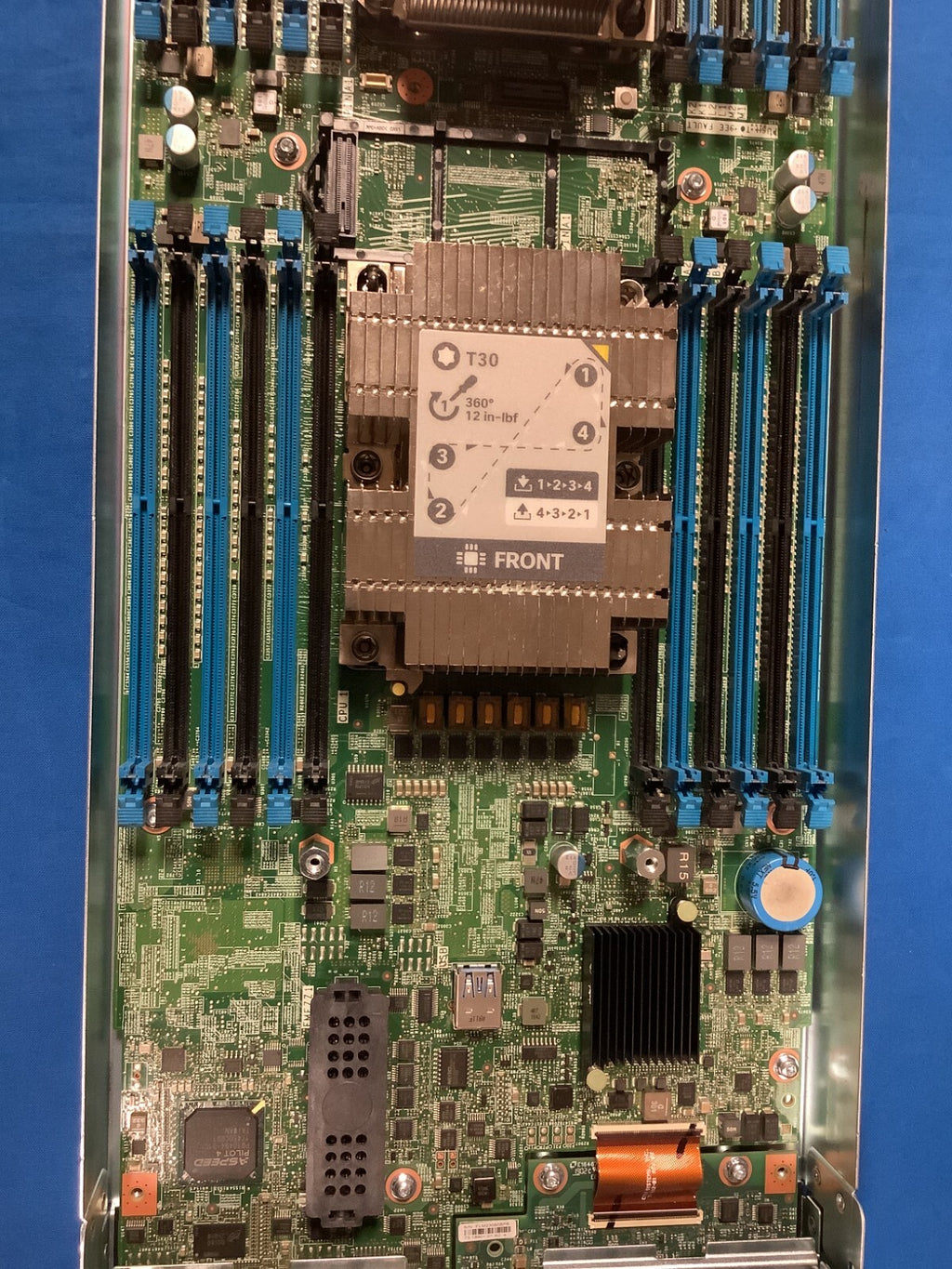 Cisco UCSB-B200-M5 Blade Server  73-17637-11 CTO Chassis