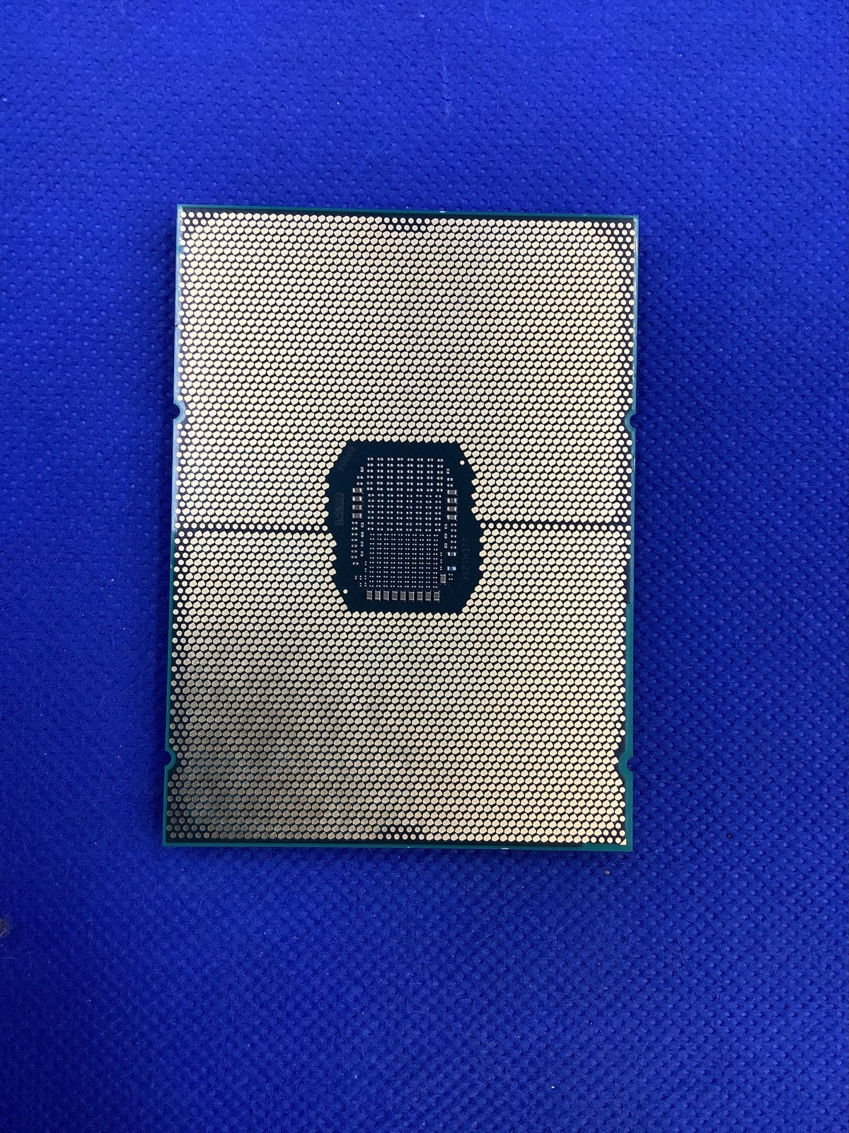 SRKXQ INTEL XEON Gold 6334 8-CORE 18M Cache, 3.60 GHz CPU CD8068904657601