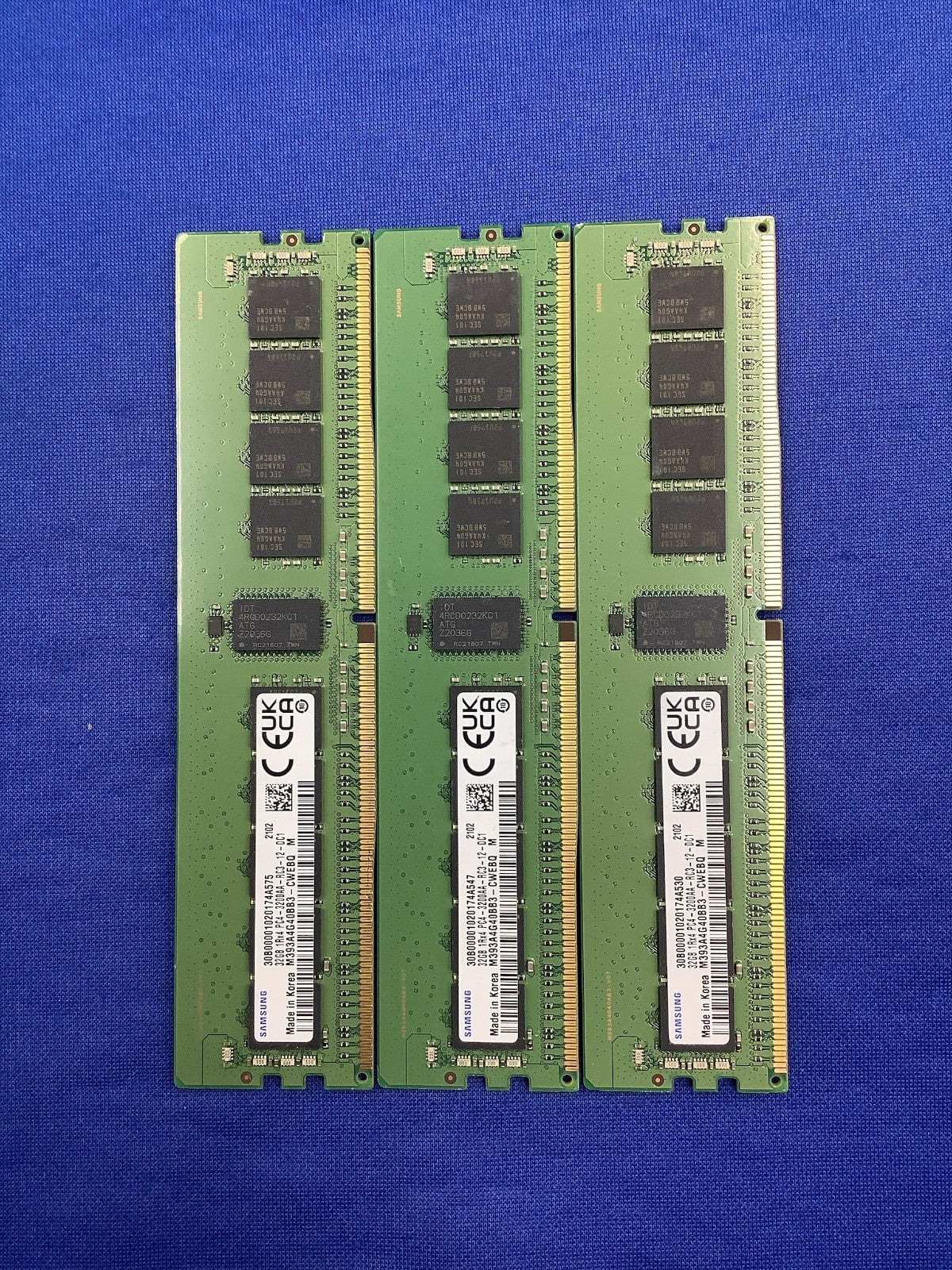M393A4G40BB3-CWE SAMSUNG 32GB (1X32GB) 1RX4 PC4-3200A RDIMM MEMORY