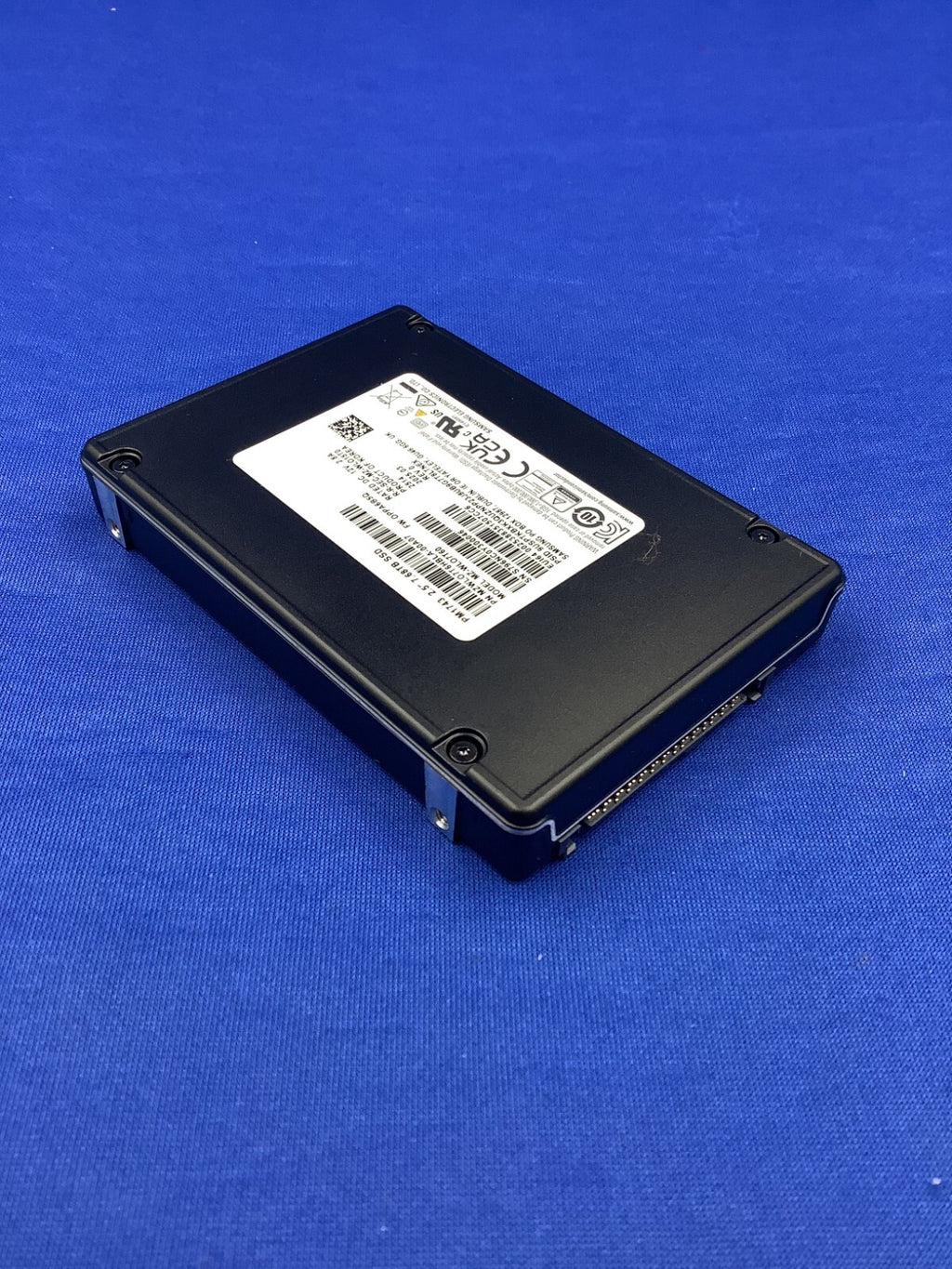 MZ-WLO7T60 Samsung PM1743 7.68TB PCIe 5.0 x4 NVMe 2.5'' U.3 SSD New MZWLO7T6HBLA