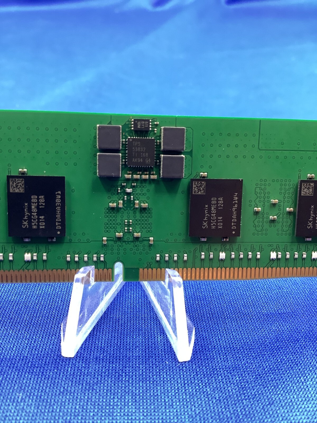 HMCG78MEBRA113N HYNIX 16GB (1x16GB) 1Rx8 PC5-4800B MEMORY