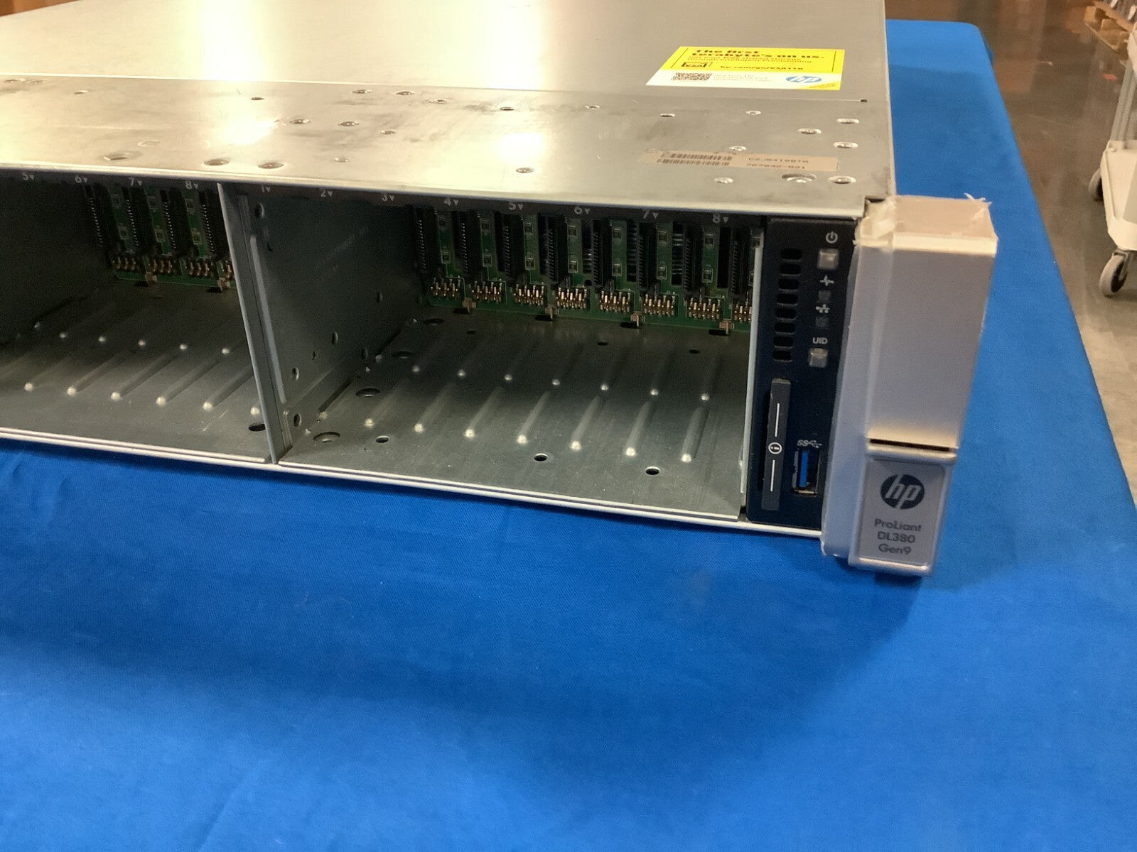 767032-B21 HP ProLiant DL380 Gen9 24x SFF CTO 775400-001