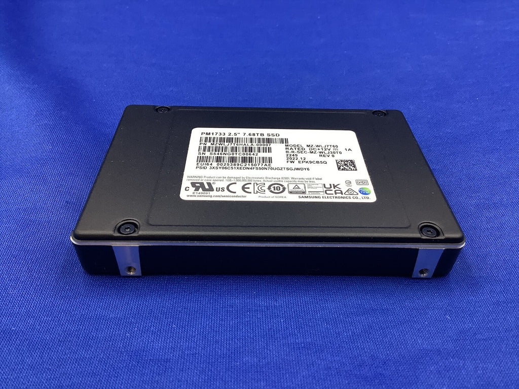 MZ-WLJ7T60 SAMSUNG PM1733 7.68TB NVME 2.5" U.2 PCIE4.0 SSD MZWLJ7T6HALA