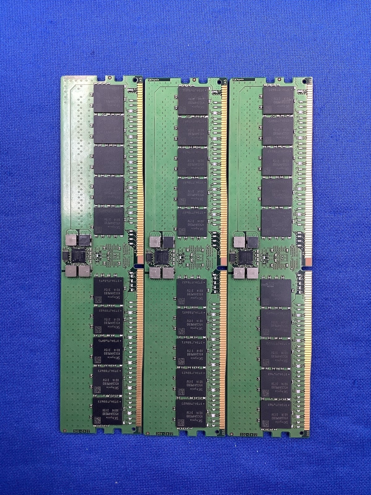 UCS-MRX32G1RE1 CISCO 32GB (1x32GB) 1RX4 PC5-4800B RDIMM MEMORY 15-109084-01