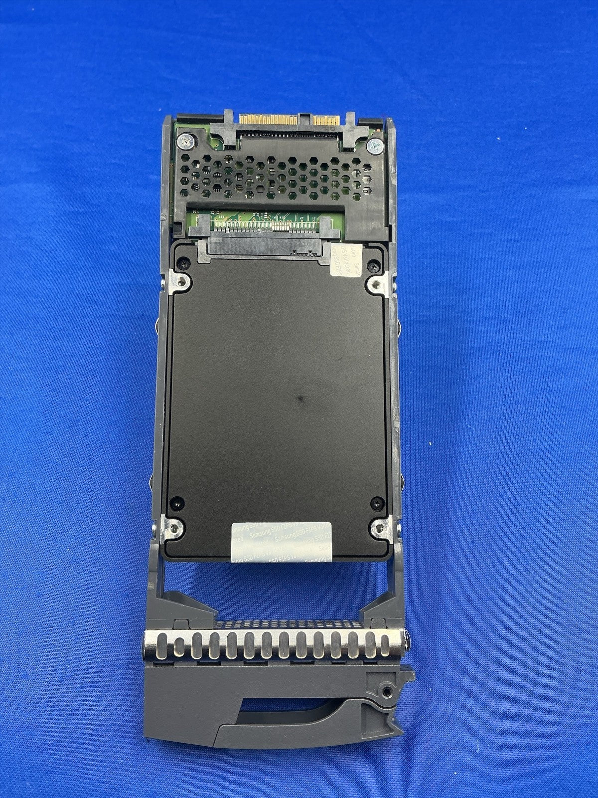 X358A NetApp 3.84TB SAS 12Gbps 2.5in Enterprise SSD PM1633 MZ-ILS3T8A