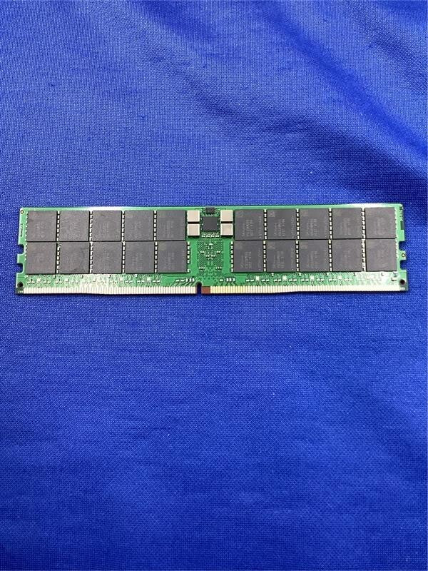 HMCT04MEERA129N Hynix 128GB 2S2Rx4 DDR5-4800 EC8 RDIMM PC5-38400 Server Memory