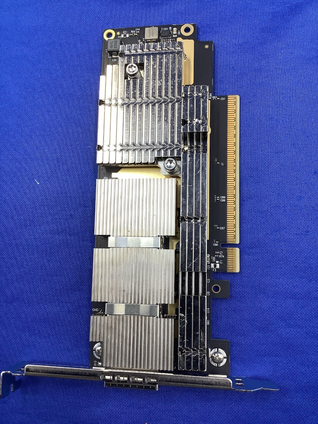 MCX75310AAS-NEAT NVIDIA ConnectX-7 400GbE NDR IB 1-Port OSFP HHHL Adapter