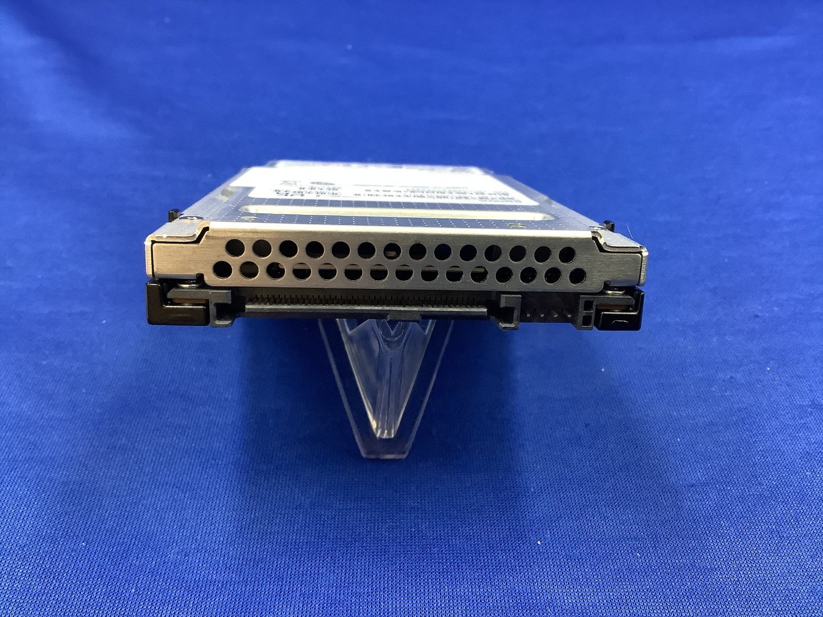 KRM61RUG7T68 KIOXIA PM6 7.68TB SAS 12Gb/s 2.5Inch SSD SDFGS03GEA01T