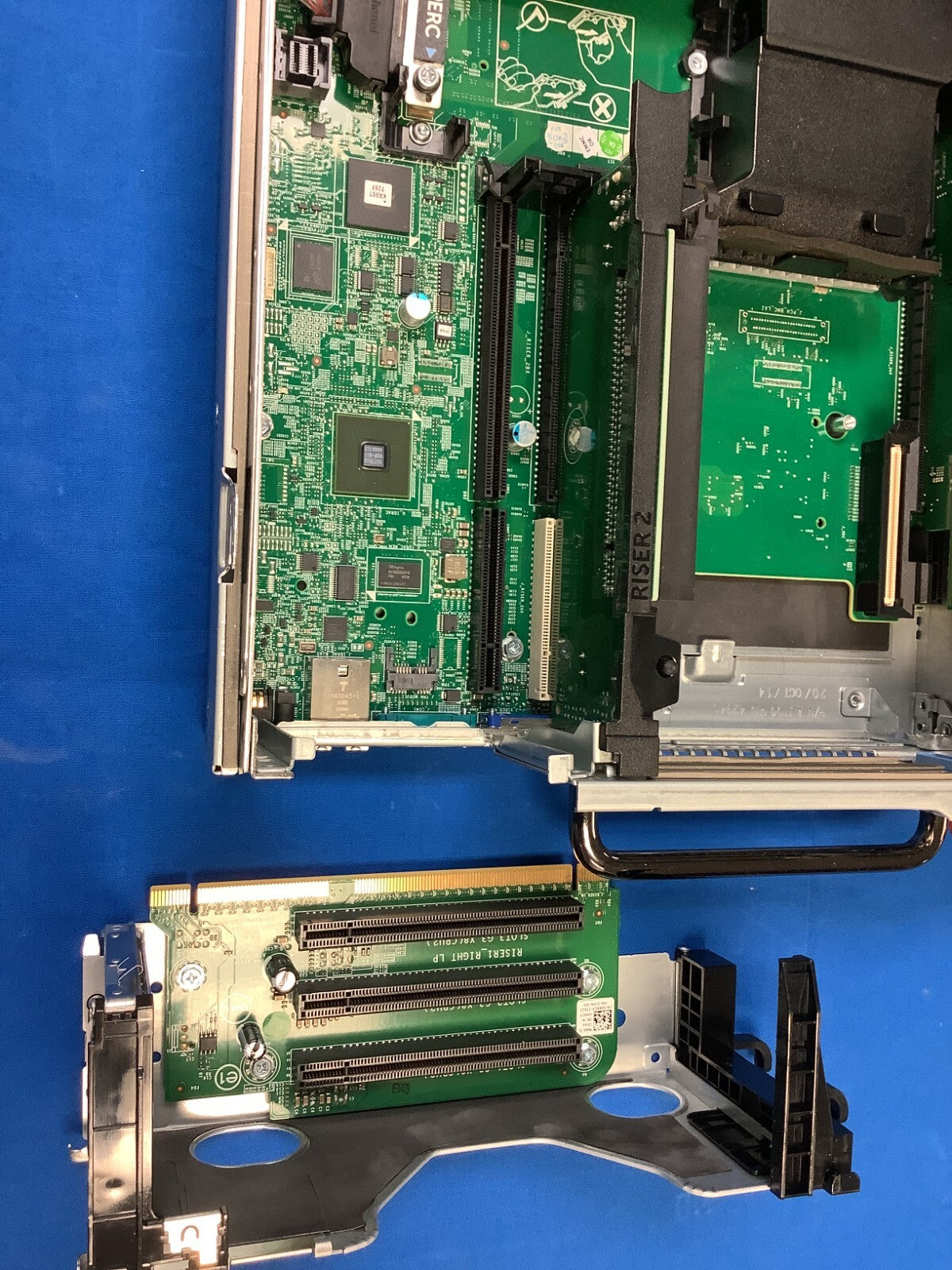 Dell PowerEdge R730 8 Bay 0599V5 SFF 2.5" 2U Server 1100W PSU heatsink