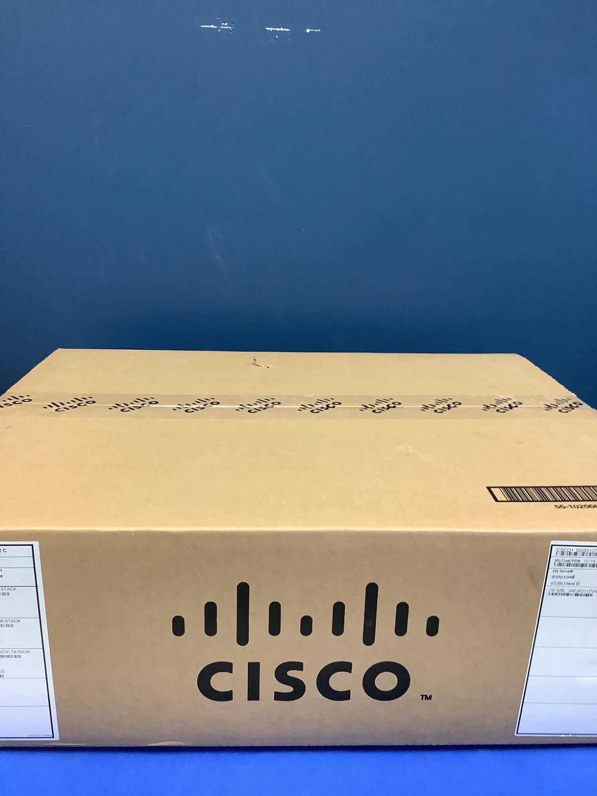 C9200L-24P-4G-E  Cisco Catalyst9200L 24-port PoE+4 x 1G Network Essential switch