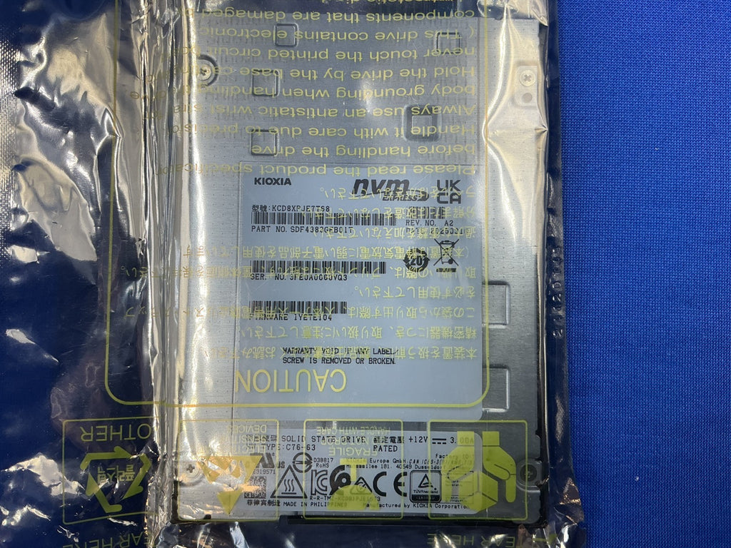 KCD8XPJE7T68 KIOXIA CD8P-R 7.68TB PCIe 5.0x4 NVMe 2.0 E3.S Read Intensive SSD