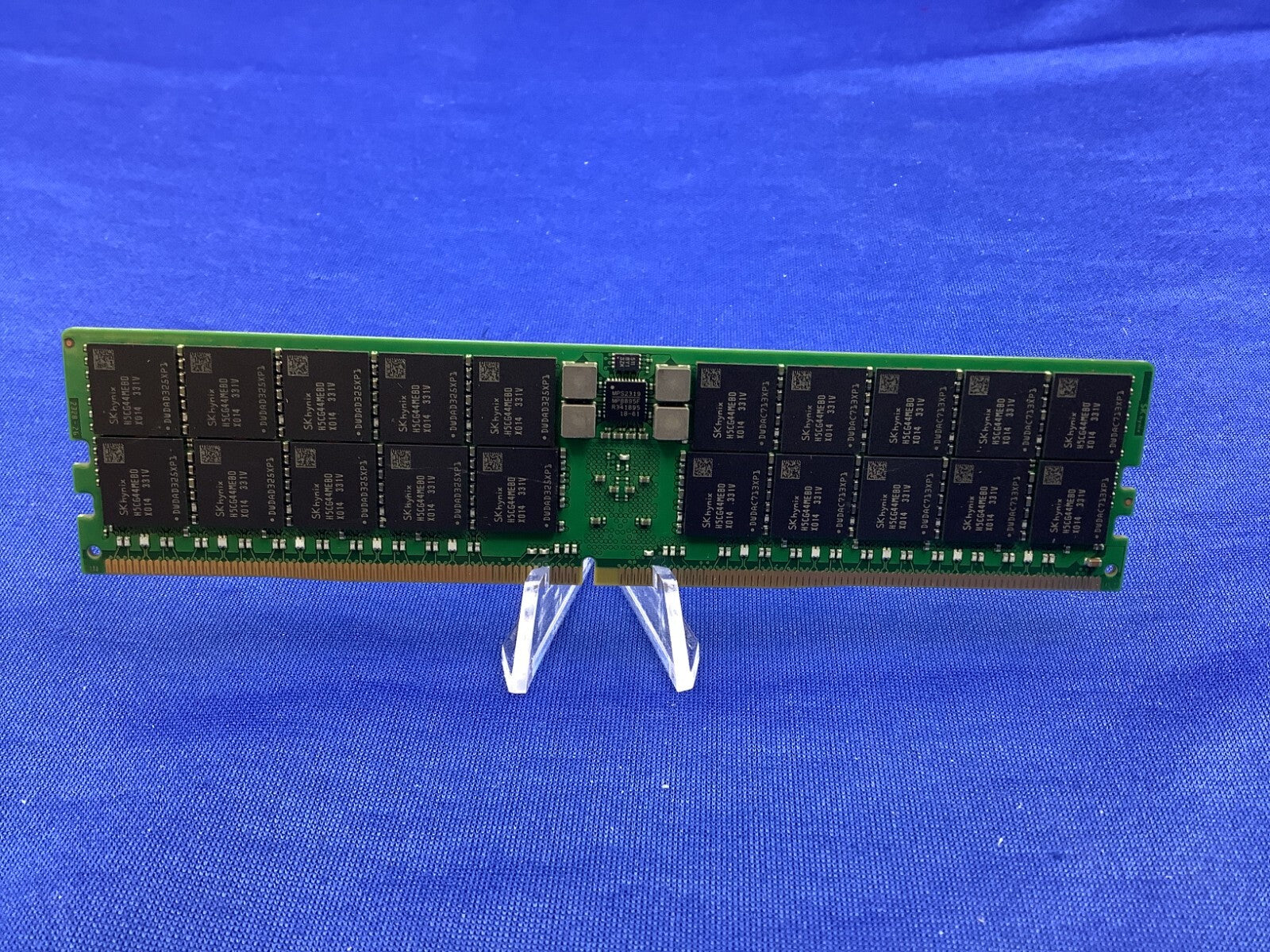 03NA205 LENOVO 64G (1X64GB) 2RX4 PC5-4800B RDIMM MEMORY 4X77A94006