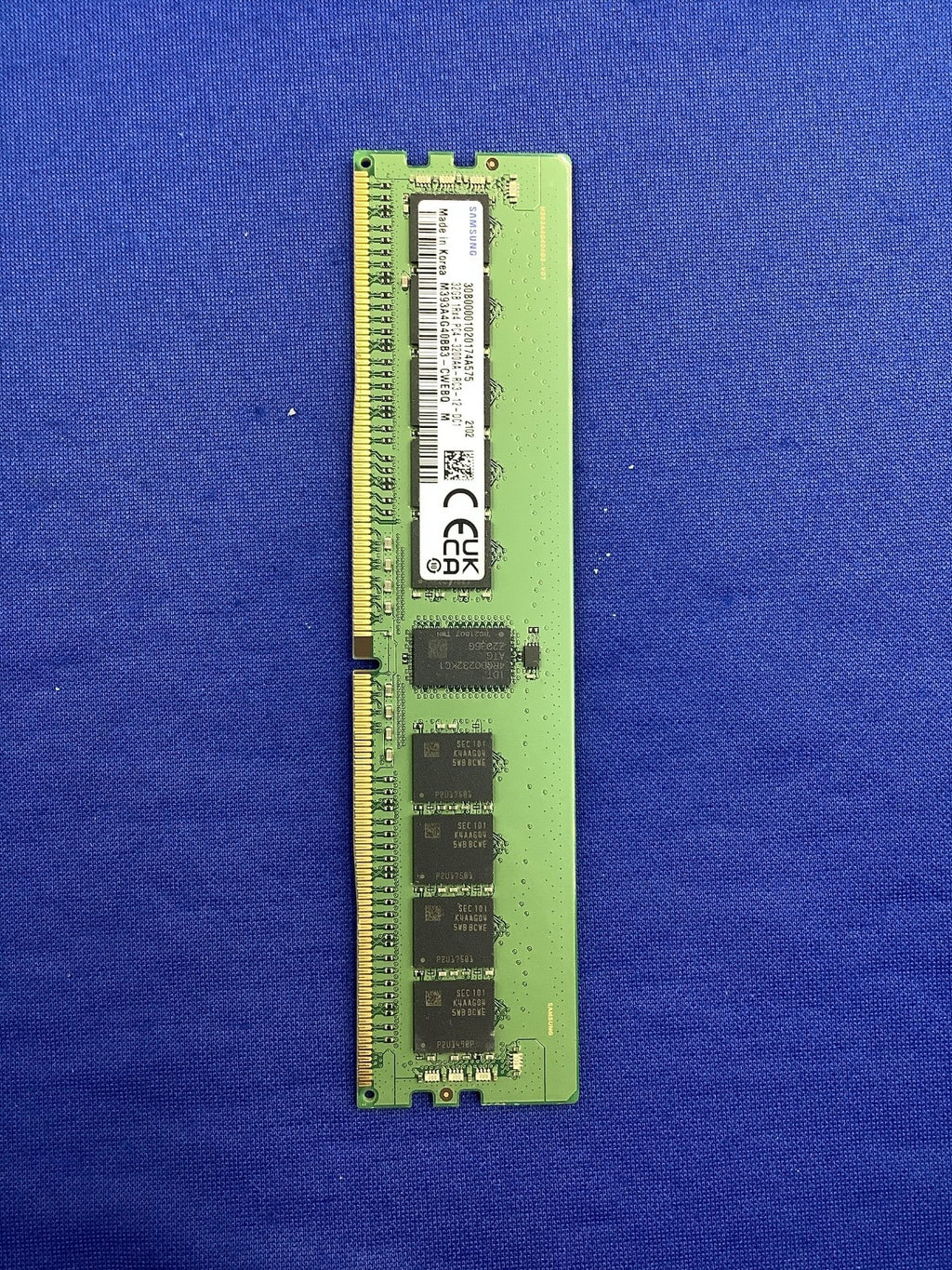M393A4G40BB3-CWE SAMSUNG 32GB (1X32GB) 1RX4 PC4-3200A RDIMM MEMORY