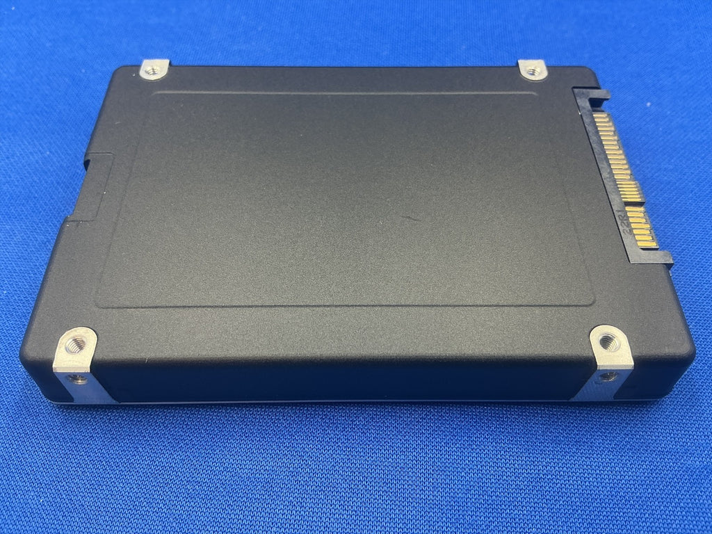 MZ-WLJ3T80 Samsung PM1733 MZWLJ3T8HBLS  3.84TB PCIe NVME Gen4  U.2 2.5in SSD