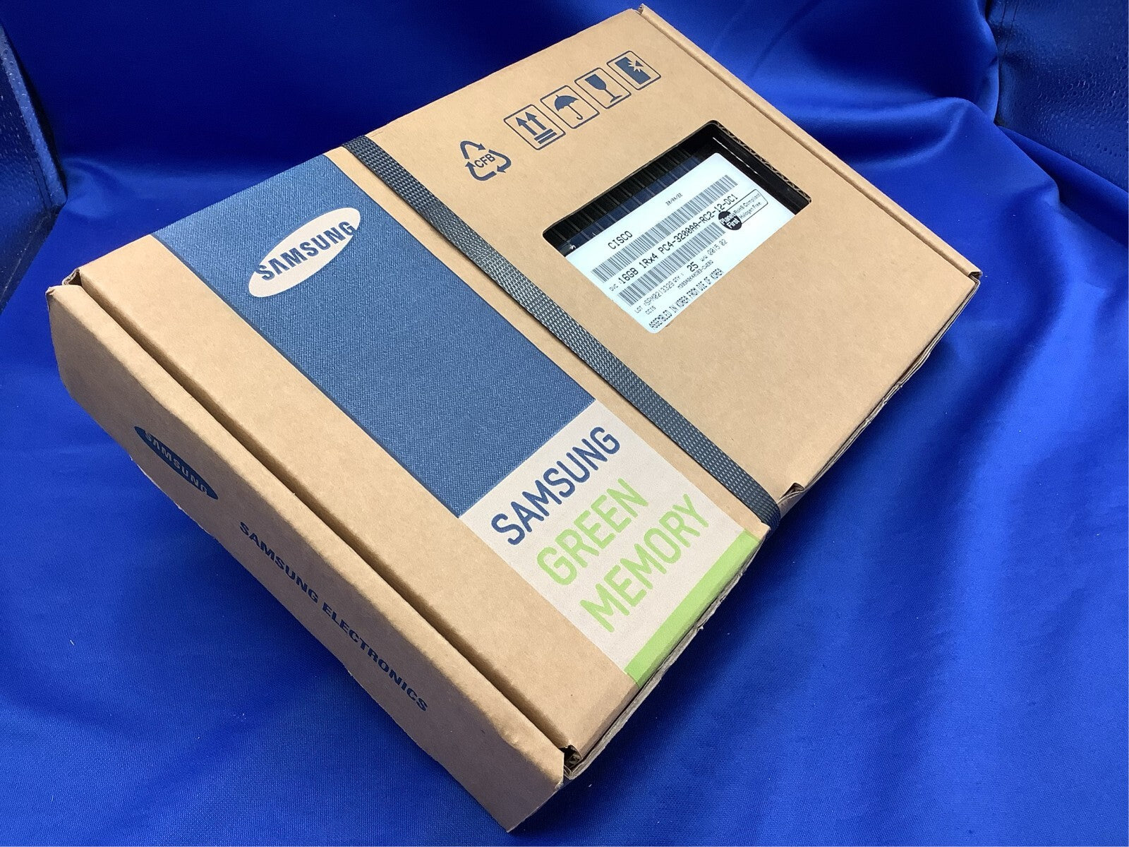 SAMSUNG M393A2K40DB3-CWE 16GB (1X16GB)1RX4 PC4- 3200AA RDIMM Memory