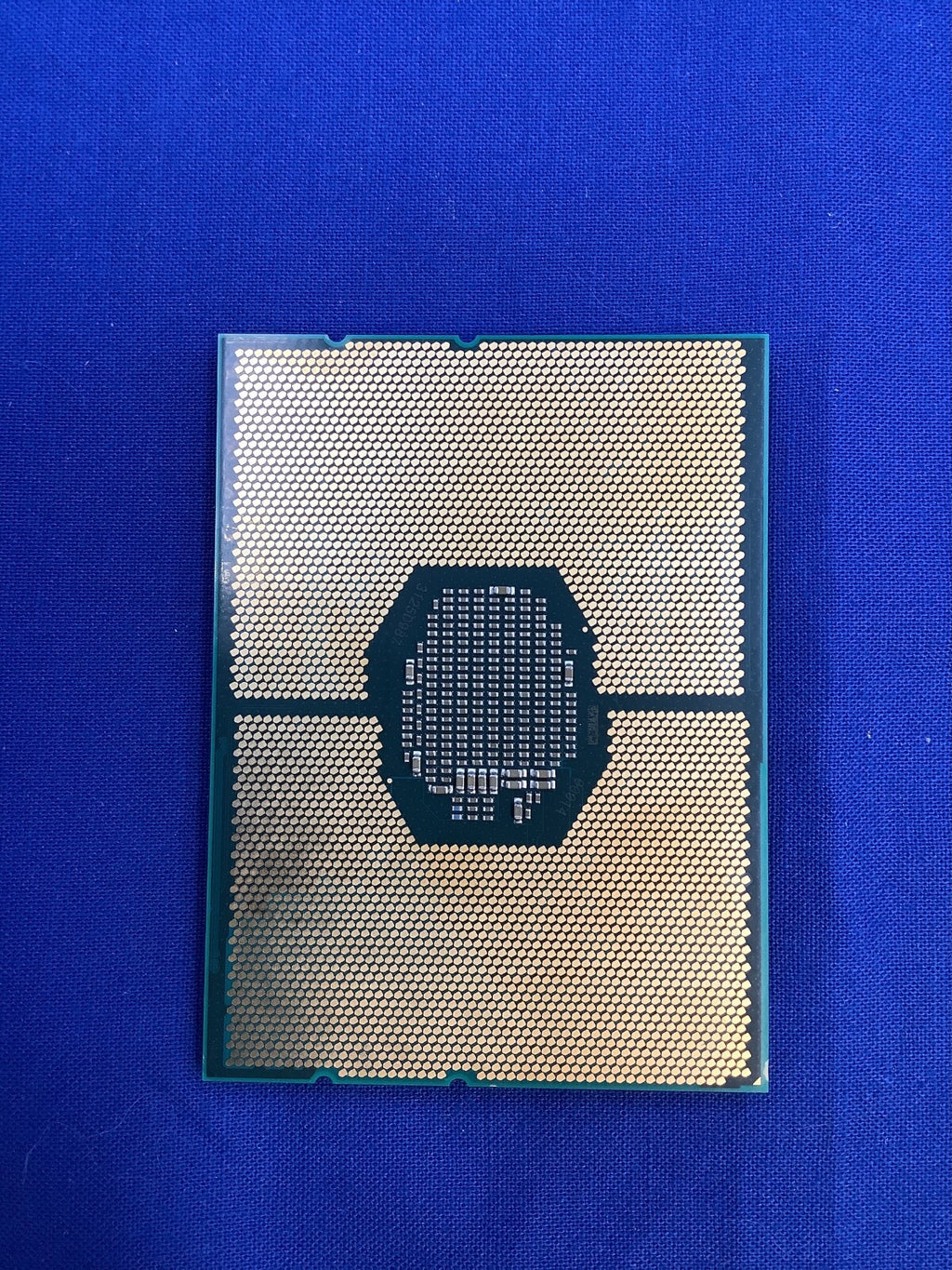 SRFPN Intel Xeon Gold 6234 24.75M Cache, 3.30 GHz Processor CD8069504283304
