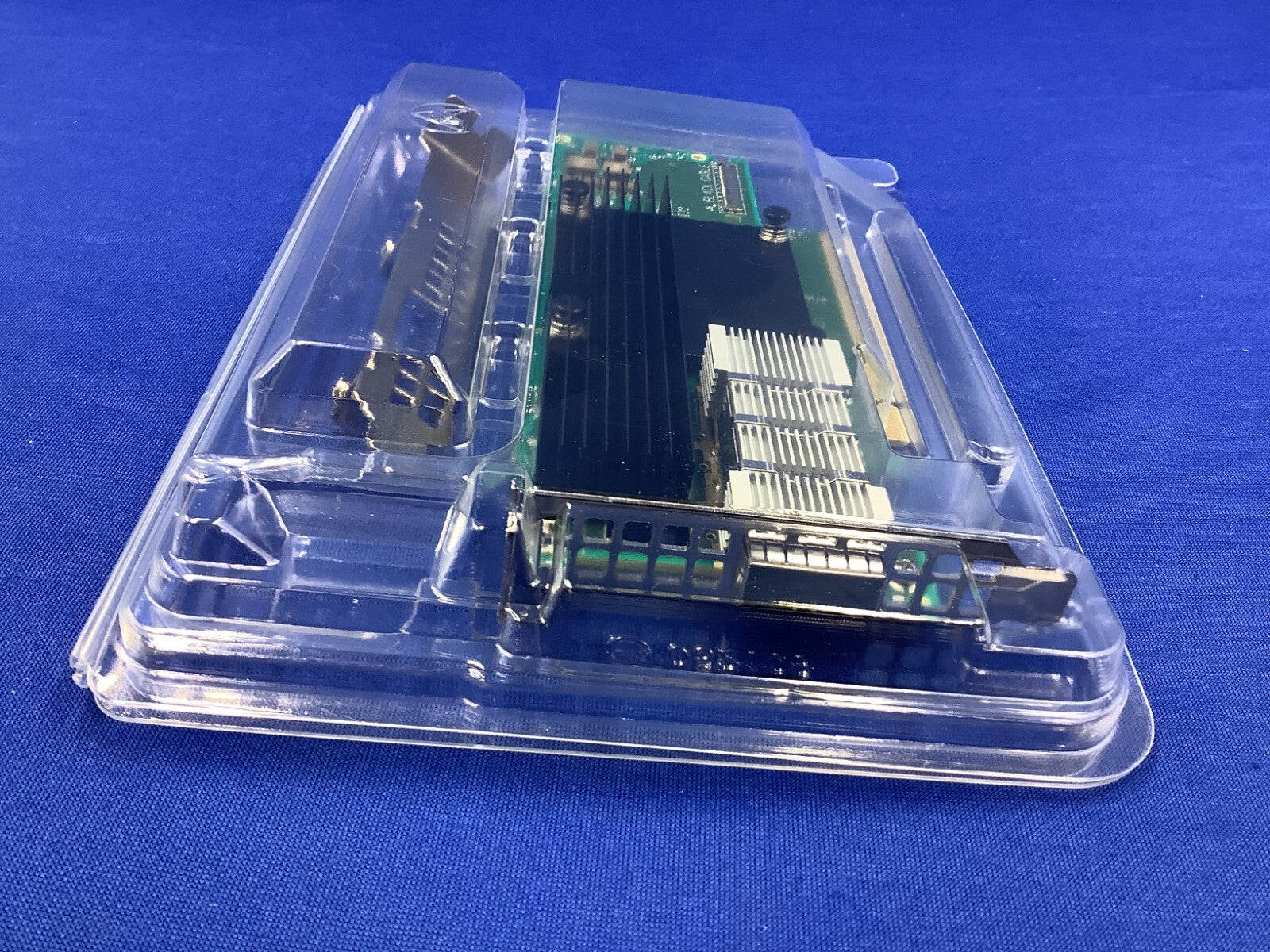 MCX653105A-HDAT Mellanox ConnectX-6 1Port HDR 100/ 200GbE QSFP56 Adapter