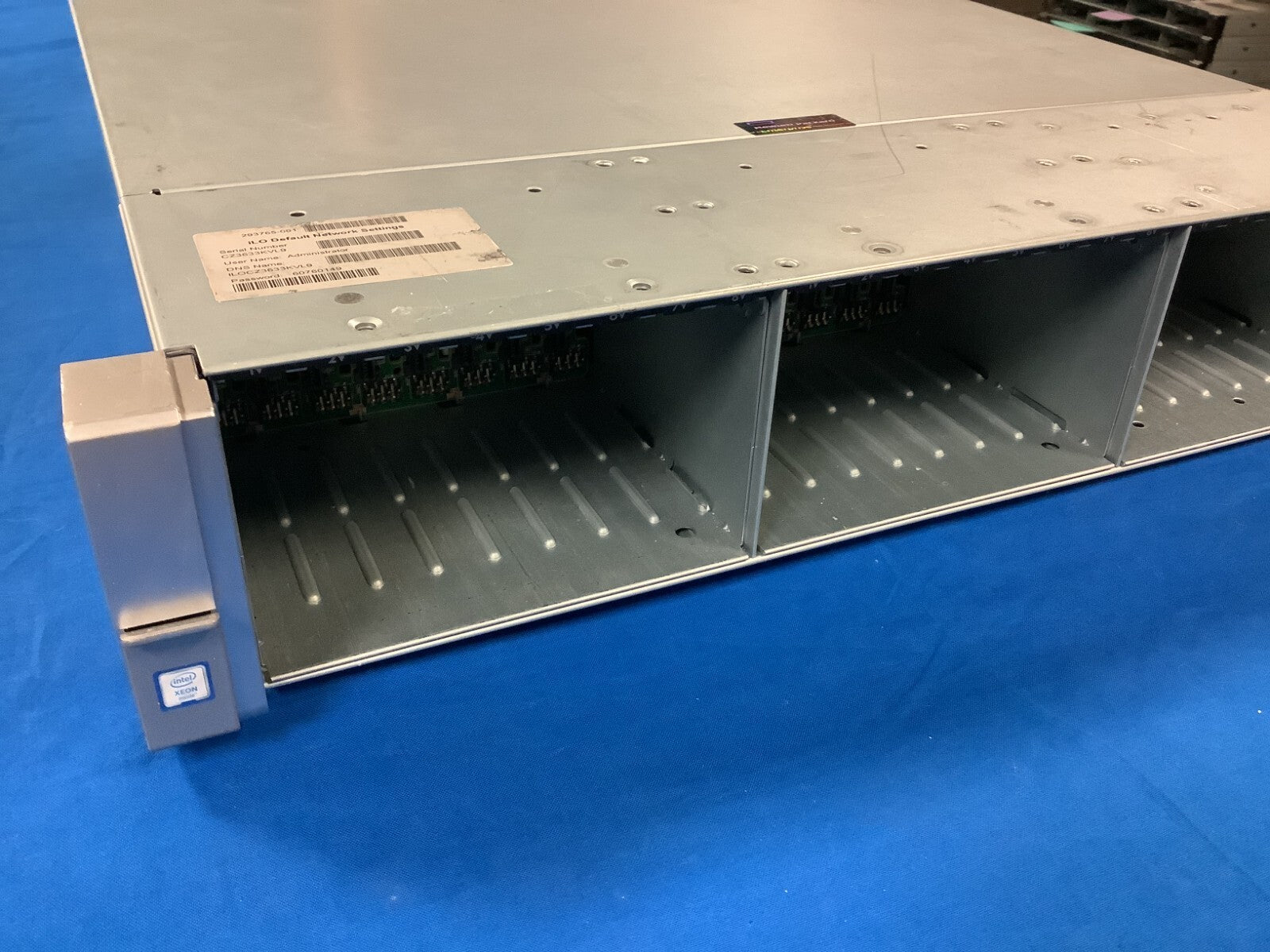 767032-B21 HP ProLiant DL380 Gen9 24x SFF CTO 843307-001 NO PSU