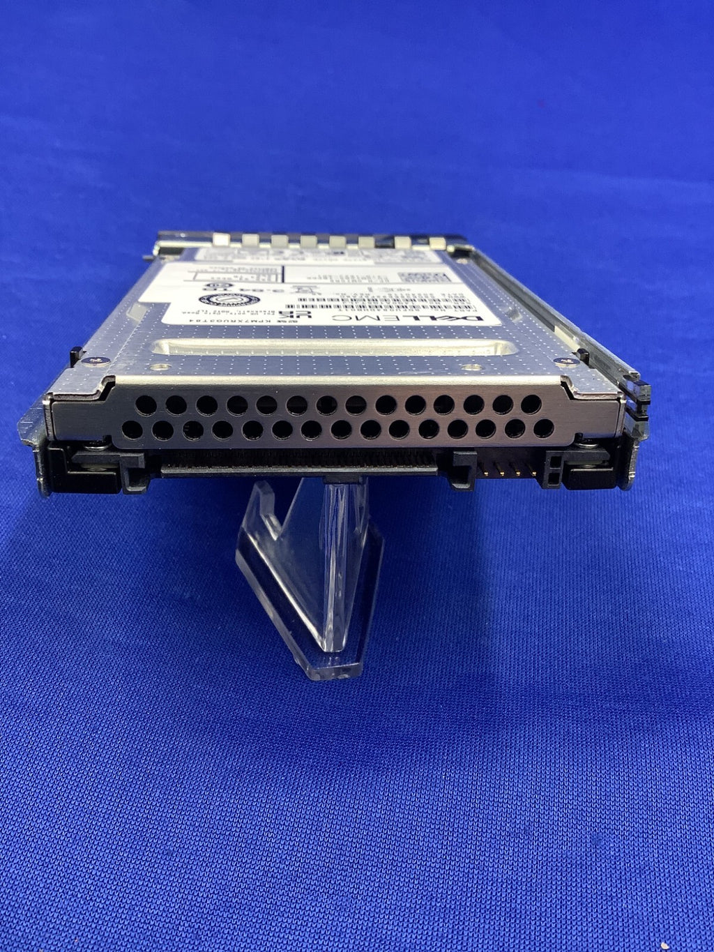 MT0R5 DELL 3.84TB SAS 24Gb/s Read Intensive 2.5" SSD 0MT0R5 KPM7XRUG3T84