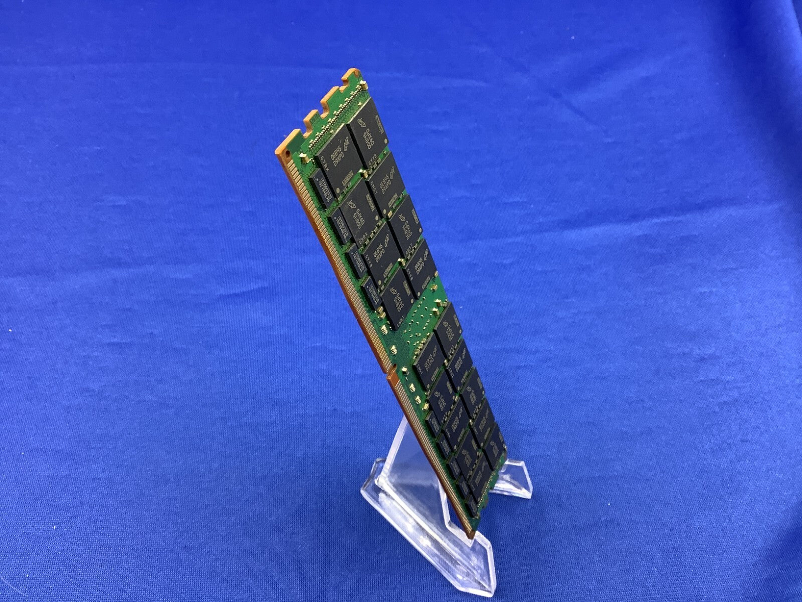 MTA36ASF8G72LZ-2G9B1 MICRON 64GB (1X64GB) 2RX4 PC4-2933Y LRDIMM MEMORY