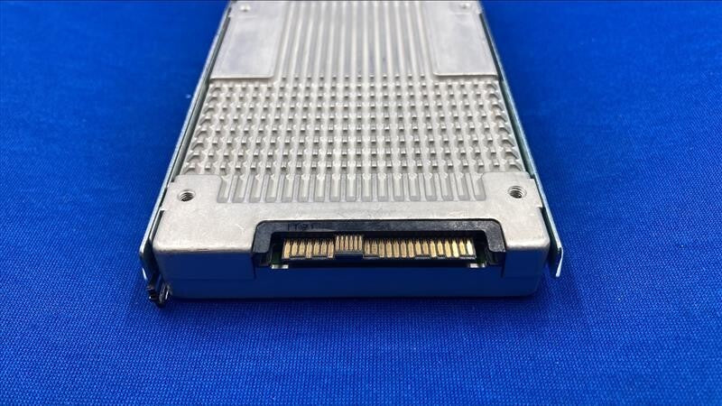 Dell 92F30  Intel DC P4610 Series 6.4TB PCIe 3.1 x4, NVMe Mix Use 2.5'' U.2 SSD