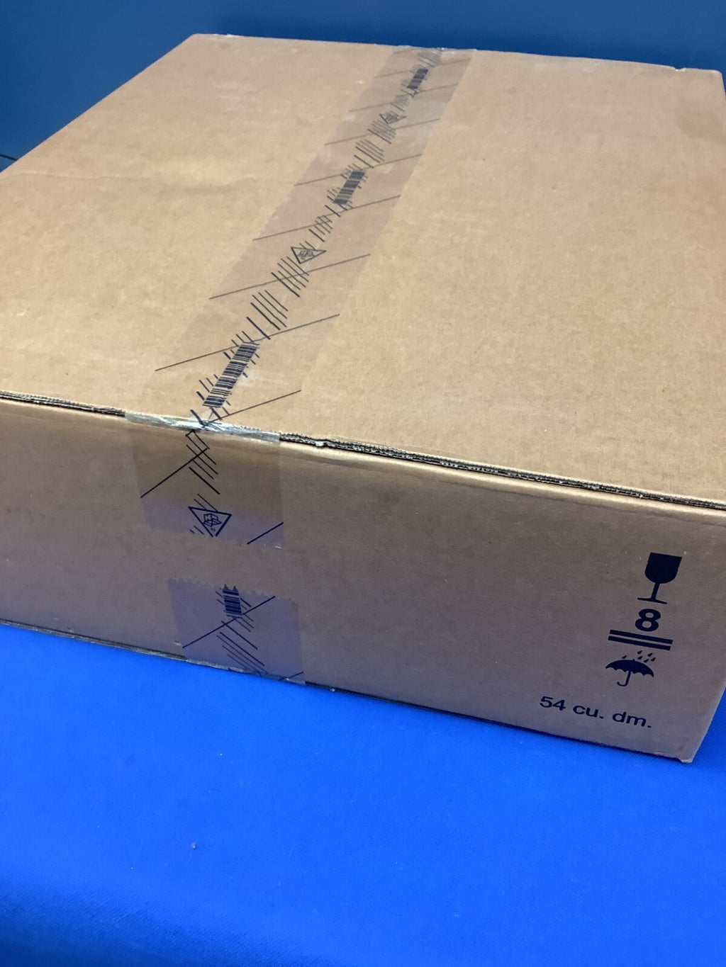 New Sealed JL323A HPE ARUBA 2930M 40G 8 HPE SMART RATE POE+ 1-SLOT SWITCH