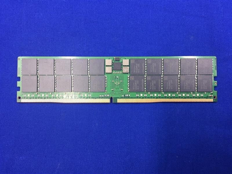 HMCT04MEERA135N HYNIX 128G (1X128GB) 2S2RX4 PC5-4800B RDIMM MEMORY