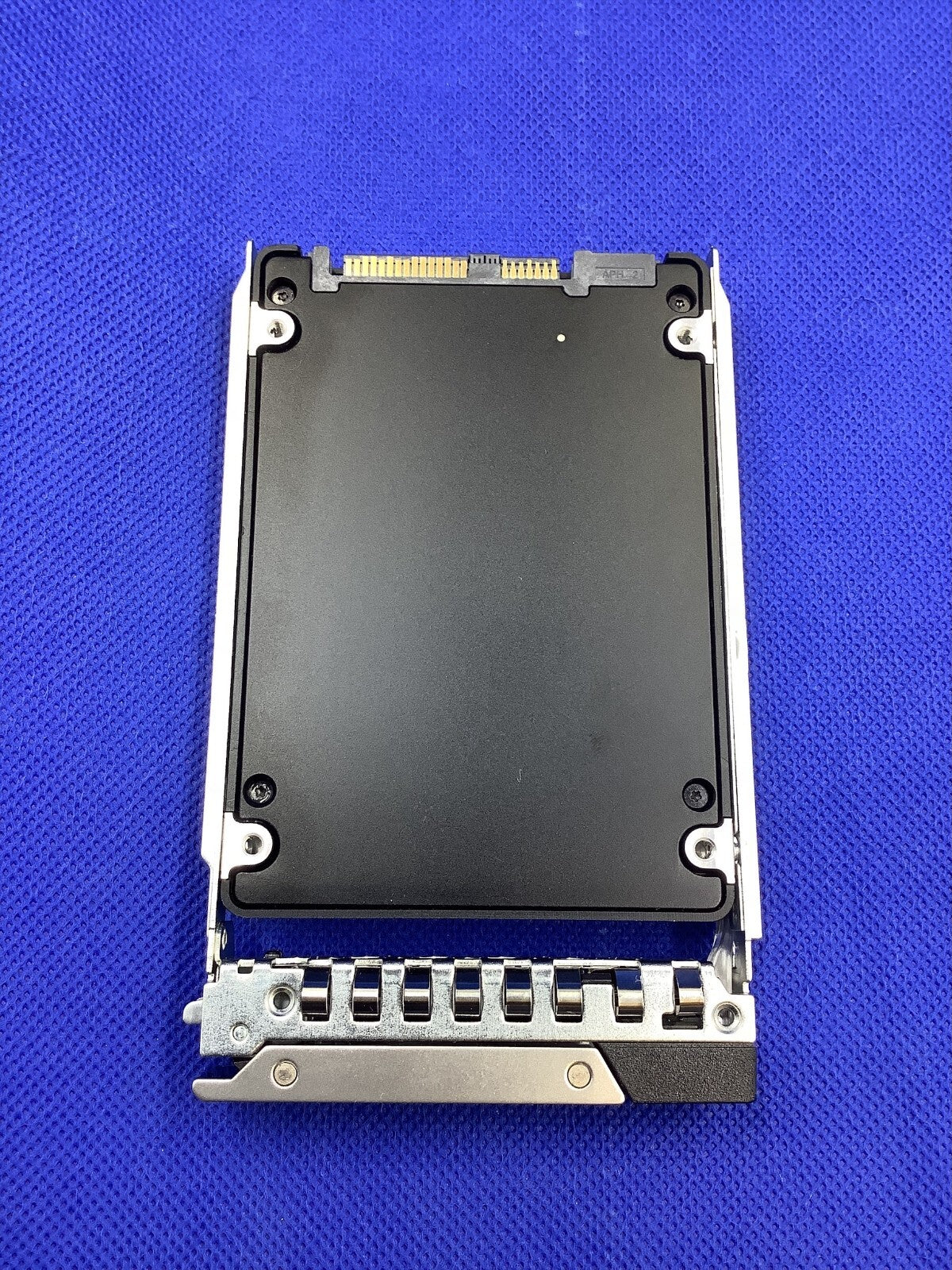 X8F87 DELL EMC PM1643 3.84TB 12Gbps SAS 2.5 HOT-PLUG SSD 0X8F87 MZ-ILT3T8A