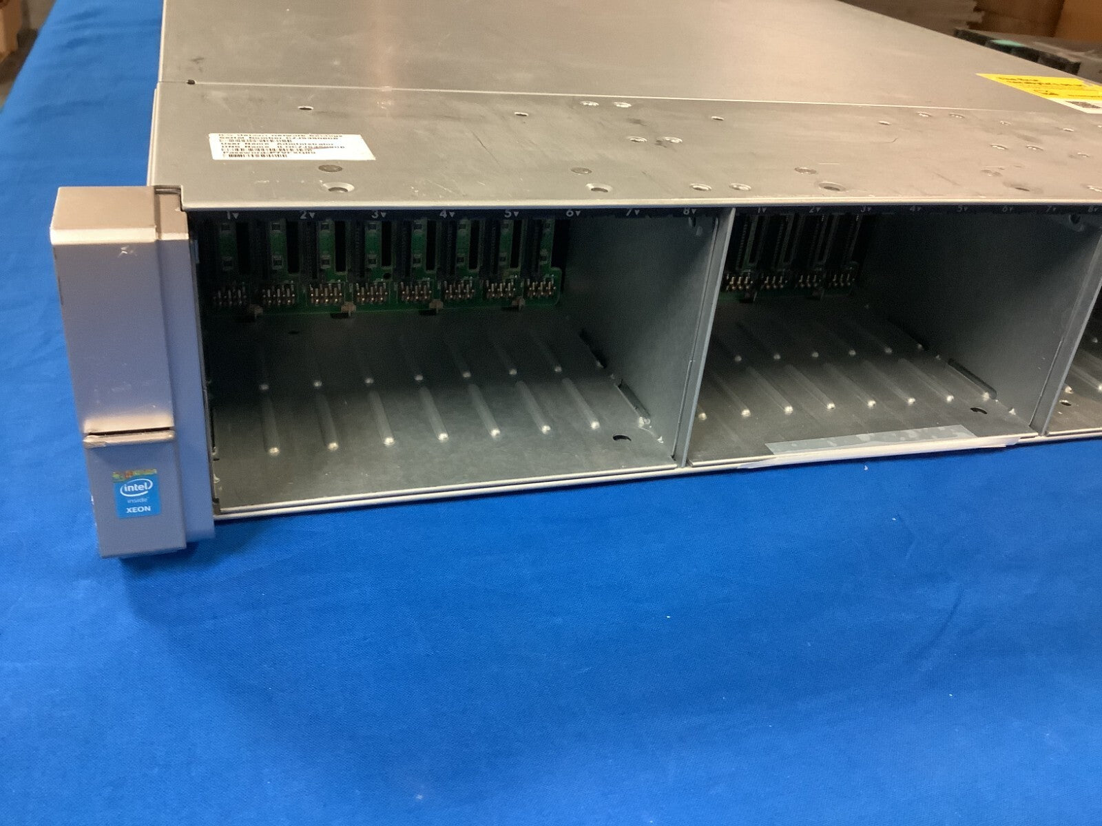 767032-B21 HP ProLiant DL380 Gen9 24x SFF CTO 775400-001