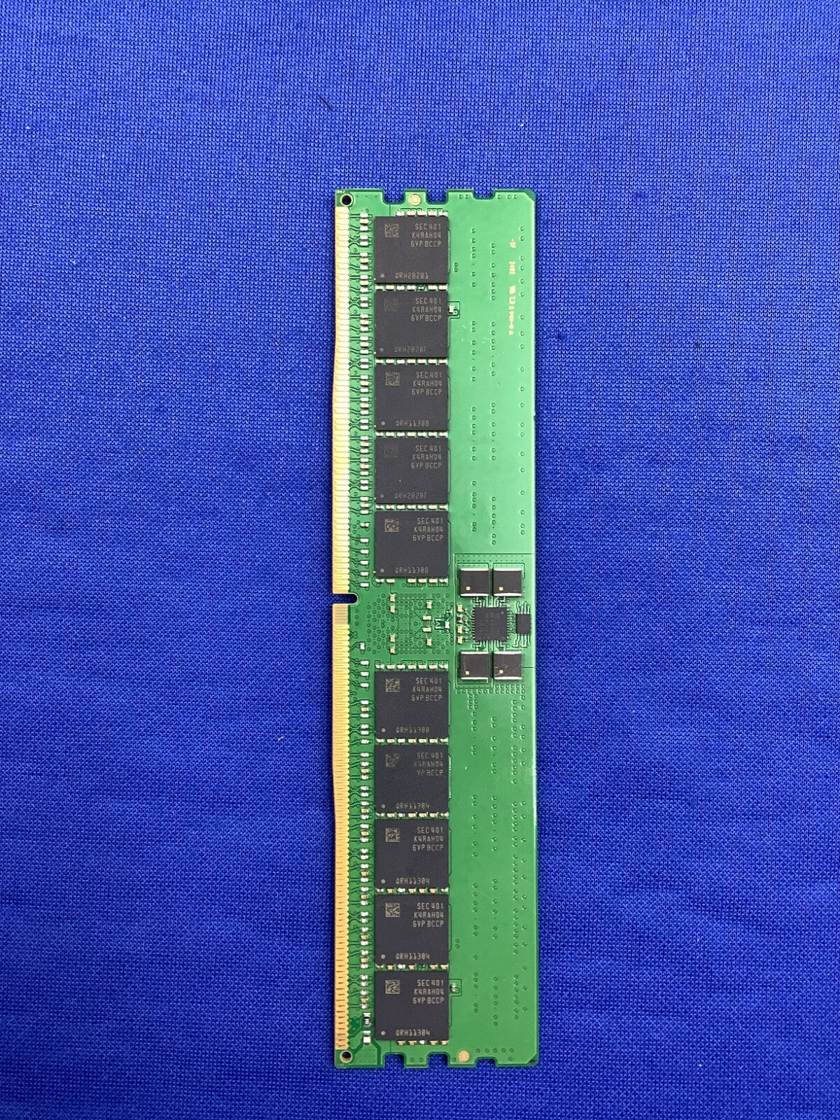 M321R4GA0PB2-CCP SAMSUNG 32GB (1x32GB) 1Rx4 PC5-6400B RDIMM MEMORY