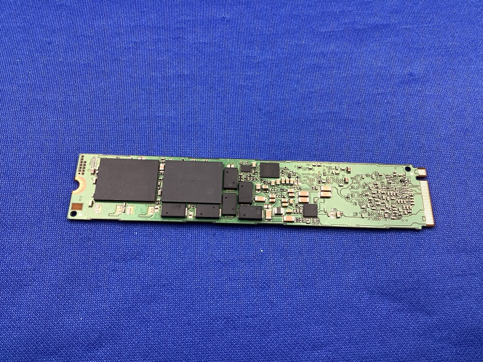 MZ-1LB1T9N Samsung 983 DCT 1.92TB NVMe PCIe M.2 SSD MZ1LB1T9HALS-0E007