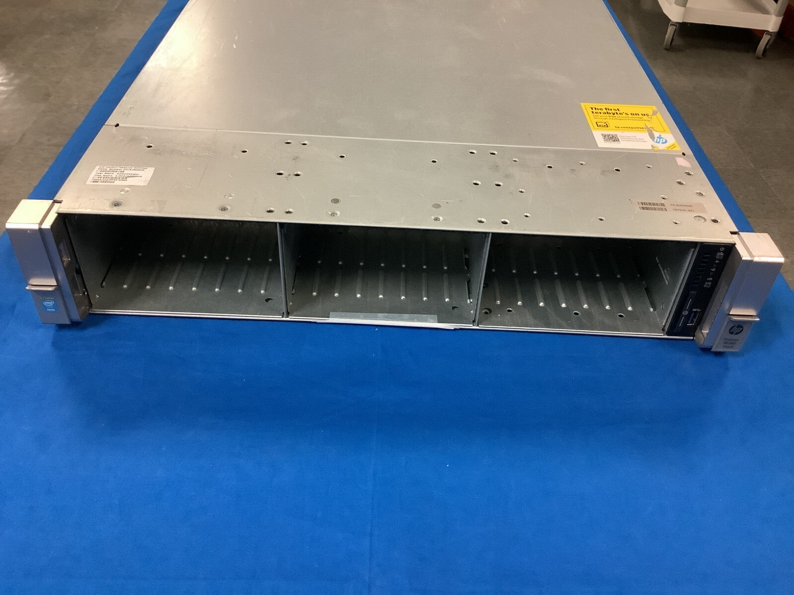 767032-B21 HP ProLiant DL380 Gen9 24x SFF CTO 775400-001