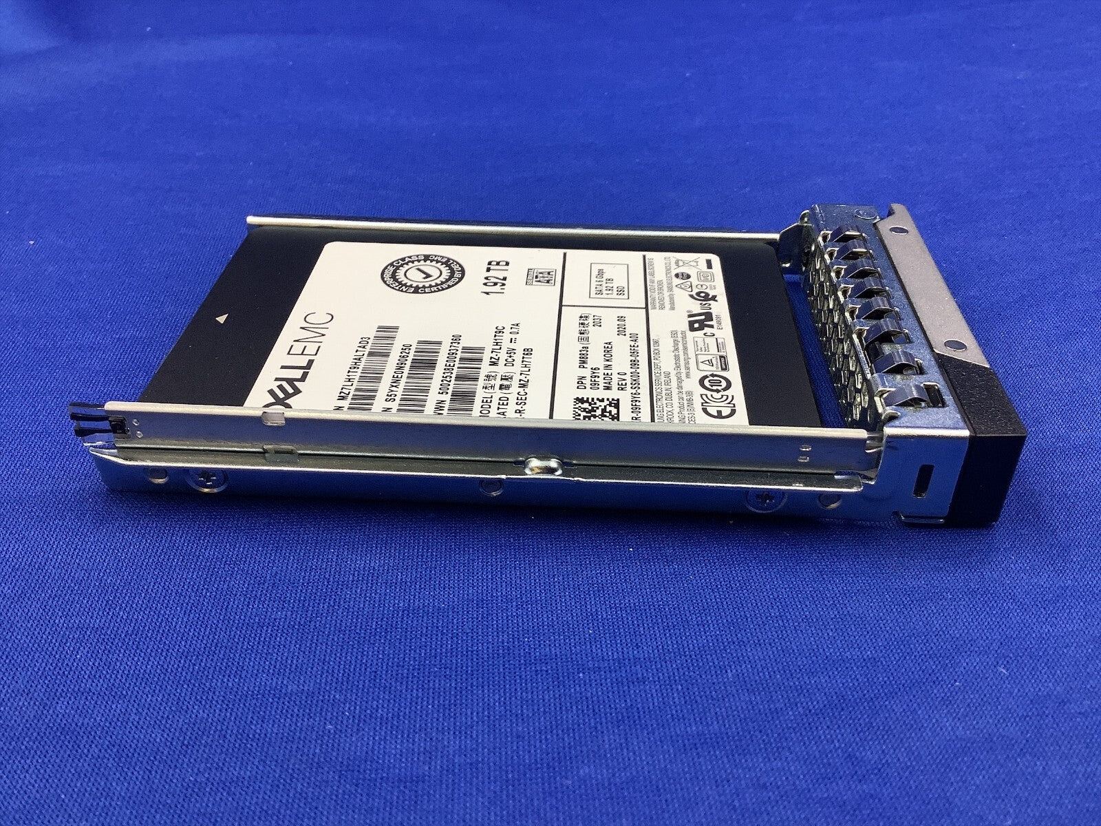 9F9Y6 Dell 1.92TB SATA 6Gbps Read Intensive 2.5'' SSD 09F9Y6 MZ-7LH1T9C