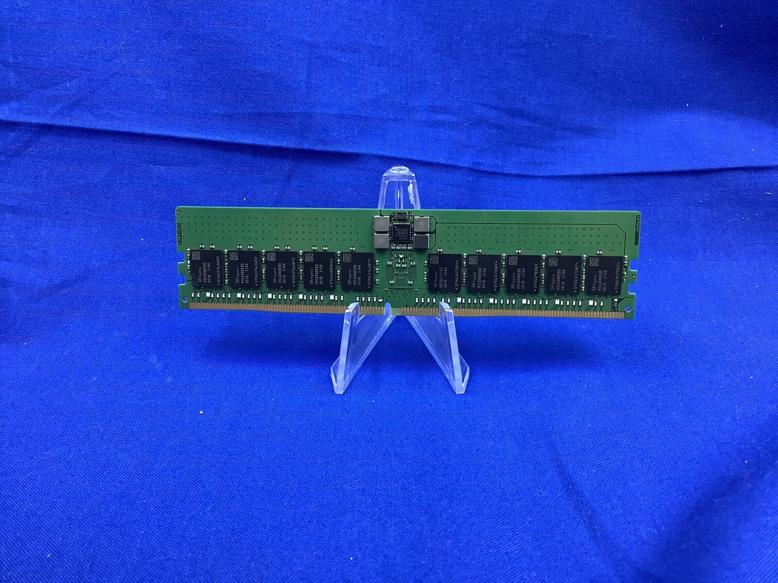 HMCG88AEBRA115N  HYNIX 32GB  2RX8 PC5-4800B SERVER MEMORY