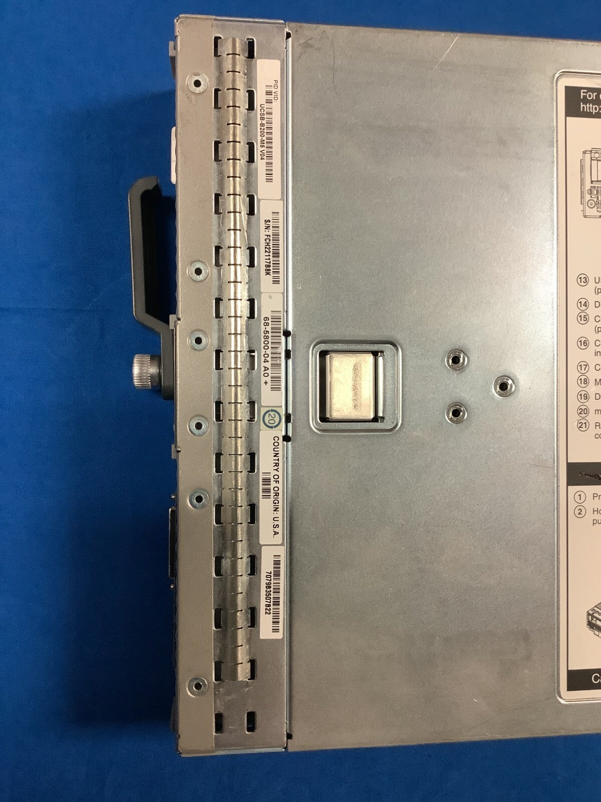 Cisco UCSB-B200-M5 Blade Server  73-17637-09	 CTO Chassis