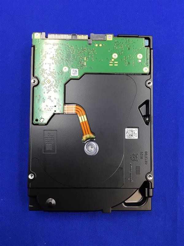 ST14000NM0048 Seagate Exos X14 14TB 7.2K SAS 12Gbps 3.5in 512e ENT HDD