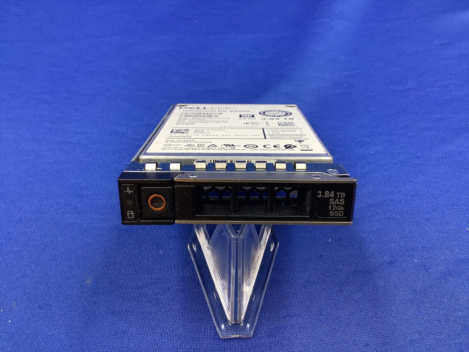 YW17N DELL 3.84TB Read Intensive SAS 12Gb/s 512e 2.5'' SSD WUSTR1538ASS200