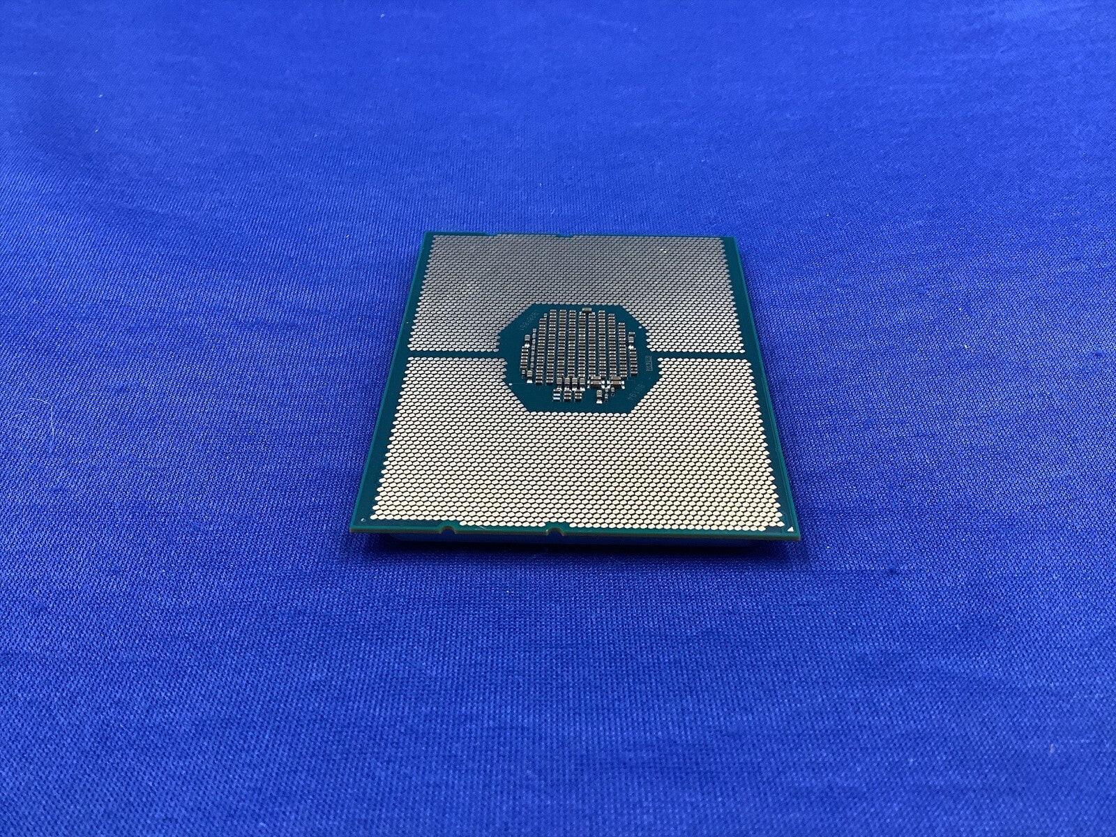 SRFB9  INTEL XEON 12 CORE CPU SILVER 4214 16.5MB 2.20GHZ CPU