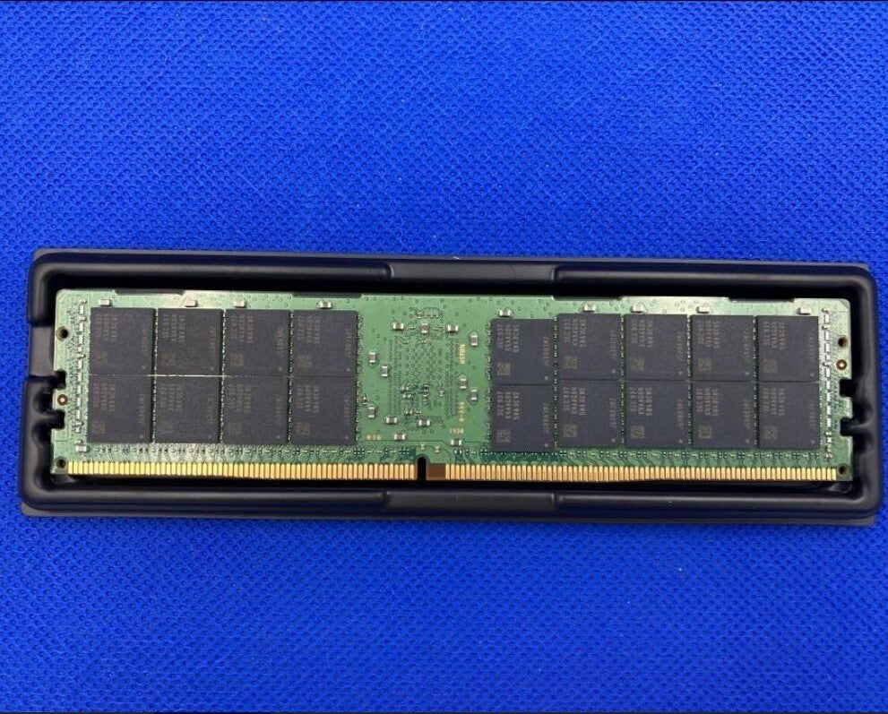 M393A8G40AB2-CWE SAMSUNG 64GB (1X64GB) 2RX4 PC4-3200A MEMORY